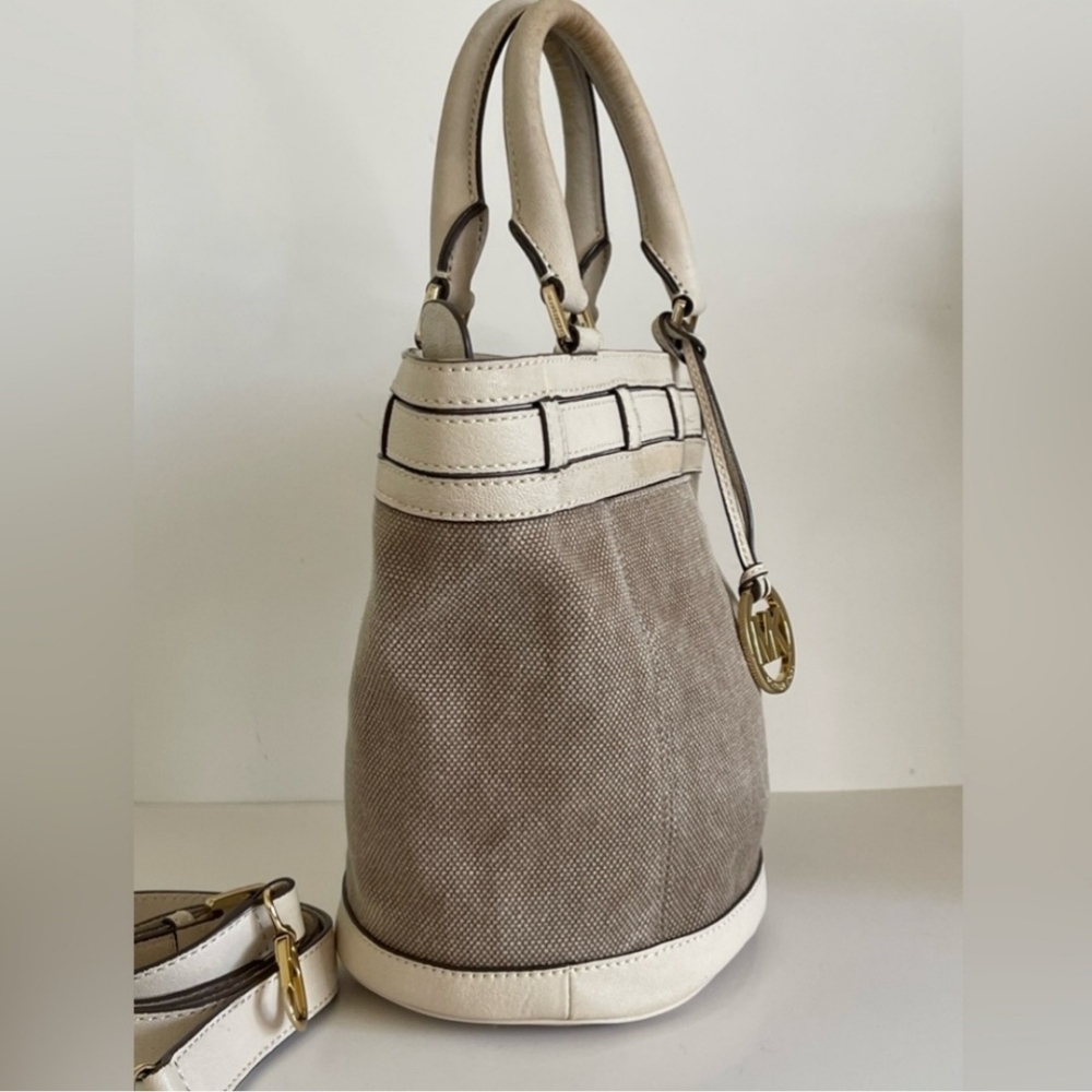 Michael Kors EUC Crossbody - Picture 4 of 9